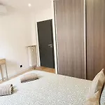 Beautiful 2 Bedroom With A View Апартаменти *