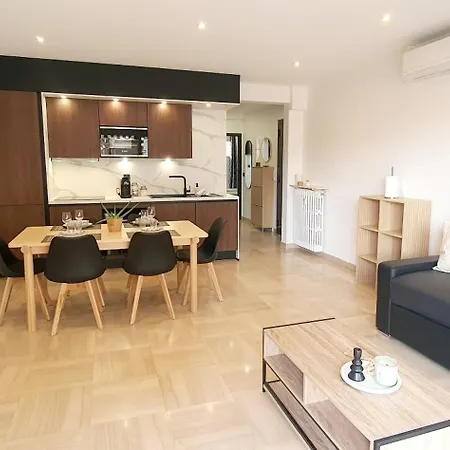 Daire Beautiful 2 Bedroom With A View Antibes