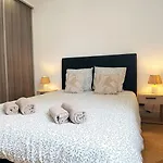 Beautiful 2 Bedroom With A View Apartment