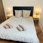 Beautiful 2 Bedroom With A View