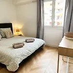 Beautiful 2 Bedroom With A View *