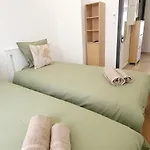 Apartment Beautiful 2 Bedroom With A View *