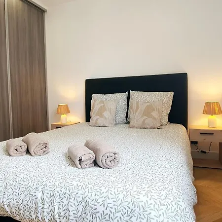 Beautiful 2 Bedroom With A View Appartement