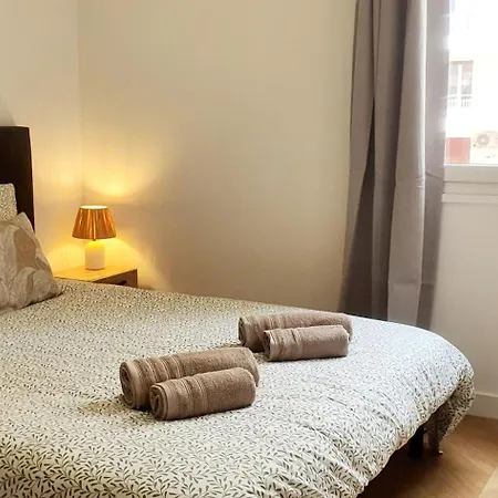 Beautiful 2 Bedroom With A View Appartement Antibes