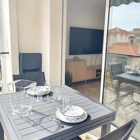 Apartment Beautiful 2 Bedroom With A View *